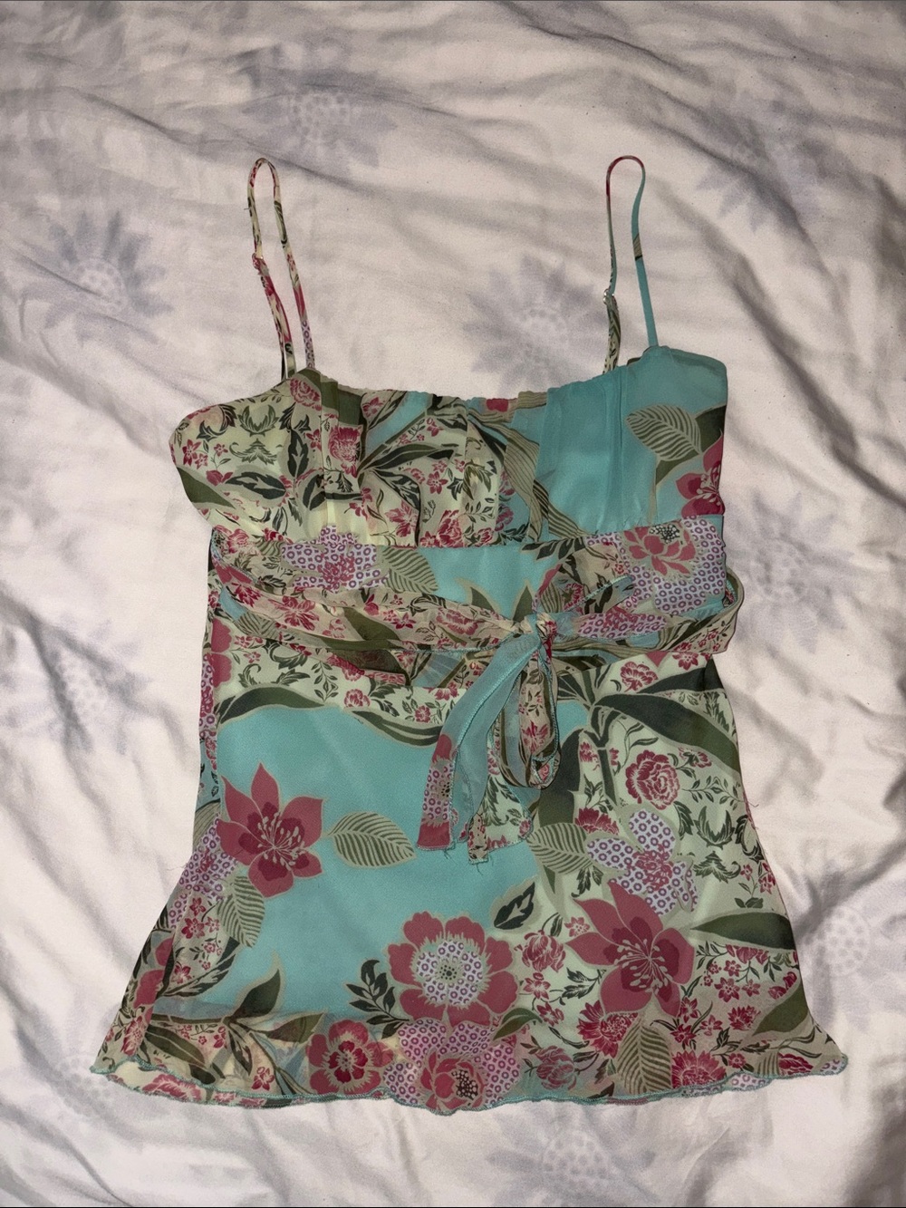 Floral Top with cute flowy tie. M
